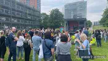 Demo gegen Kita-Kollaps vor Düsseldorfer Landtag