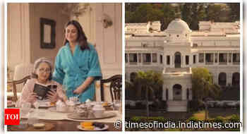 Kareena-Sharmila feature in new ad together: PICS