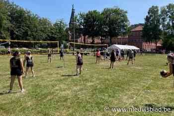 Volleybalclub De Schuur organiseert eerste grastornooi… achter De Schuur