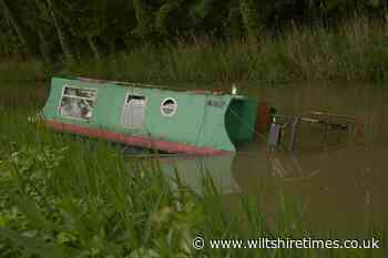 Boat seen sinking in Kennet and Avon Canal near Trowbridge