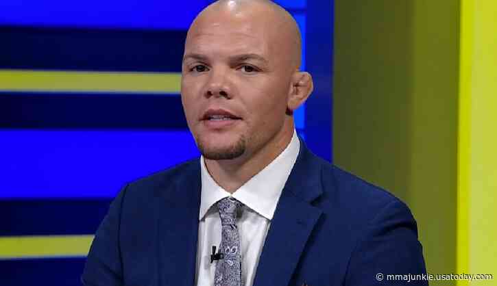 UFC Fight Night 241 commentary team, broadcast plans set: Anthony Smith returns as desk analyst after recent win