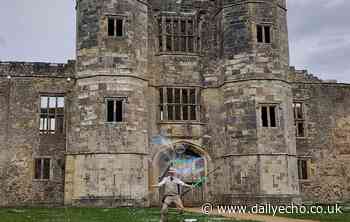 Bubble artist Damian Jay represents Fareham in global event