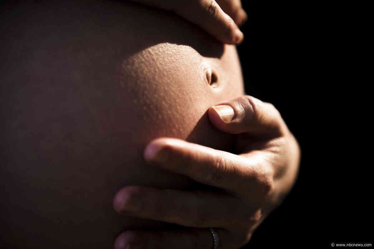 To protect new mothers, a federal panel prescribes maternity centers for mental health support