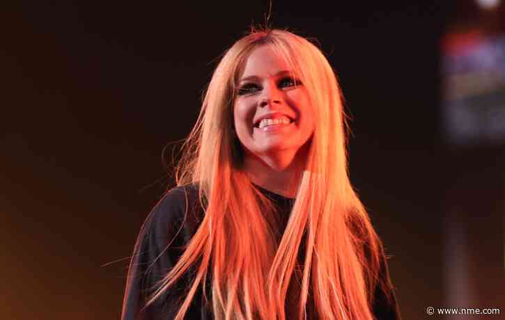 Avril Lavigne addresses body double conspiracy theory: “It’s so dumb”