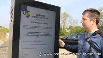 Infotafel in Baddeckenstedt bietet  „News“ im Vorbeigehen
