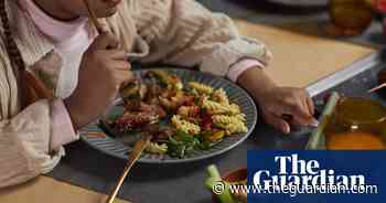 No screens at meals and insect food: four fresh findings about obesity