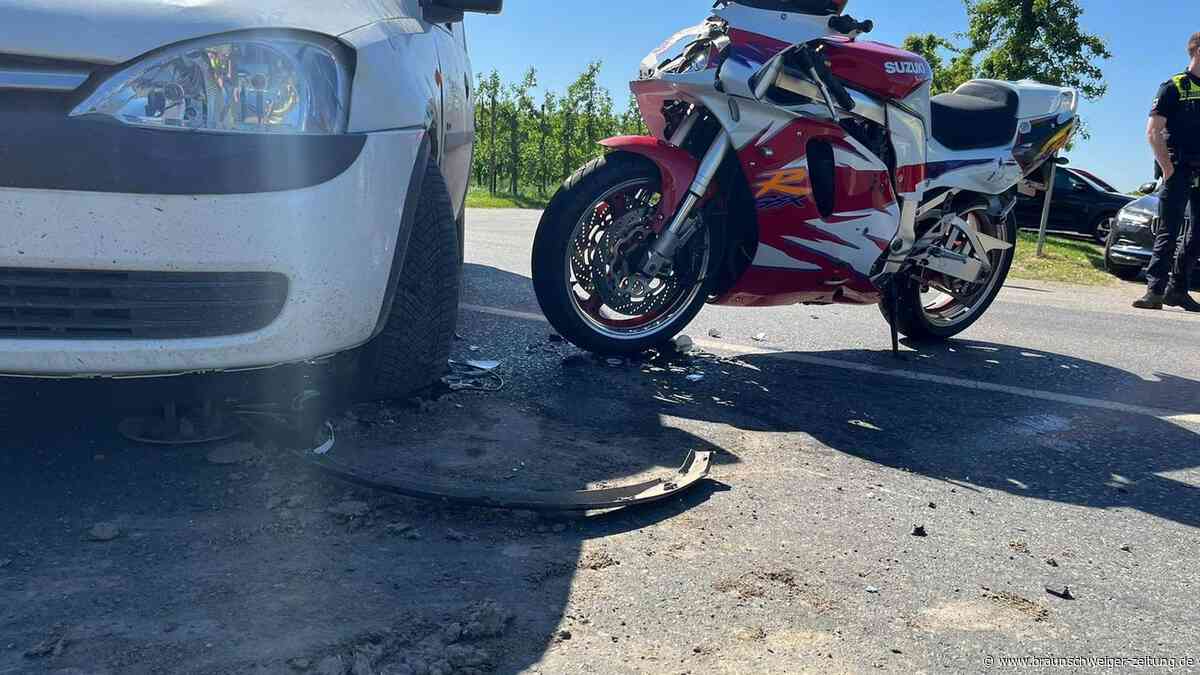 Motorradfahrer bei Unfall in Niedersachsen schwer verletzt