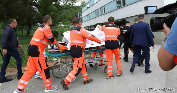 “I medici sono riusciti a stabilizzare Robert Fico, ma le sue condizioni restano gravi. È in terapia intensiva”: il bollettino del ministro della Difesa slovacco