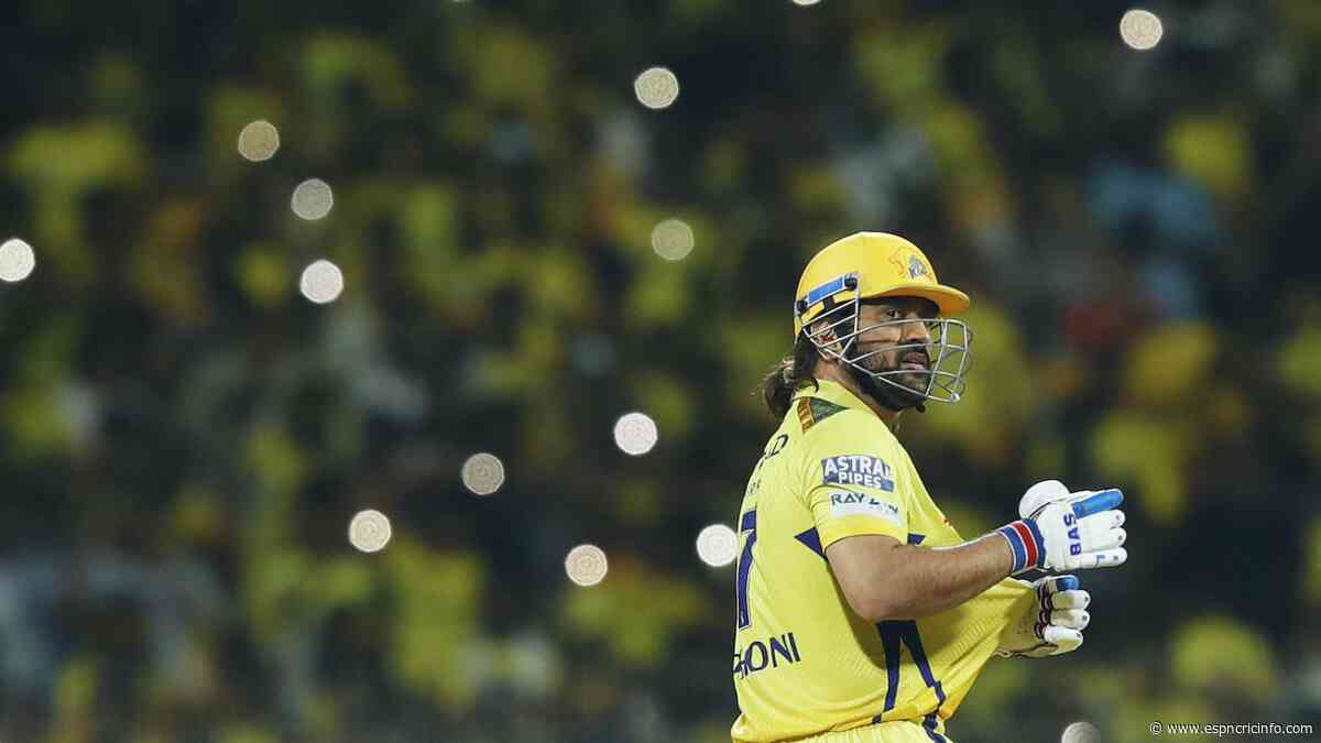 Hussey hopes Dhoni keeps going for 'another couple of years'