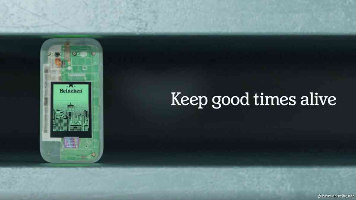 Live Marketing für The Boring Phone: So genüsslich schlachtet Heineken Apples Crush-Werbefail aus