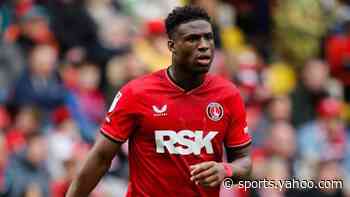 Charlton trigger Small's one-year extension clause