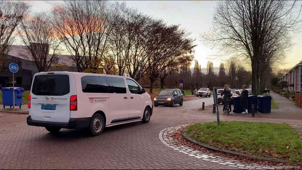 Almere - Incidenten bij Almeers busvervoer van leerlingen speciaal onderwijs