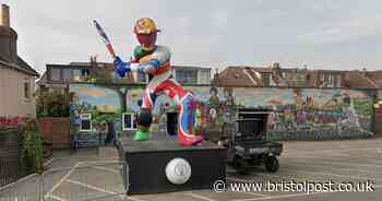 Giant World Cup cricket statue up for sale in Bristol - but the buyer has to collect it