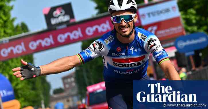 Giro d’Italia 2024: Julian Alaphilippe goes it alone to win stage 12