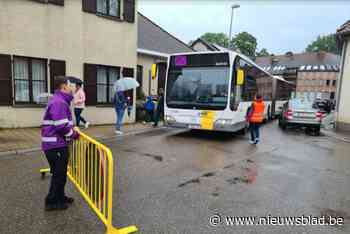 Ouders ongerust nu omleiding gelede bussen door schoolstraat dwingt: “We houden ons hart vast voor ongevallen”
