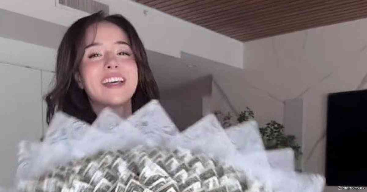 Pokimane fan warns she could be cancelled after showing off bouquet of money