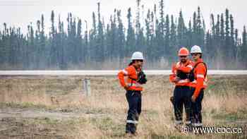 Fire threatening Fort McMurray could burn for weeks, maybe months