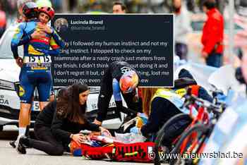 Hallo UCI? Lucinda Brand verliest minuten omdat ze stopte voor zwaar gevallen ploeggenote: “Ik heb mijn menselijk instinct gevolgd”
