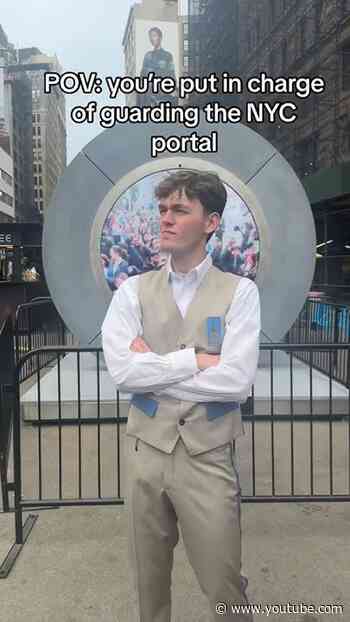 POV: you're guarding the NYC portal #shorts