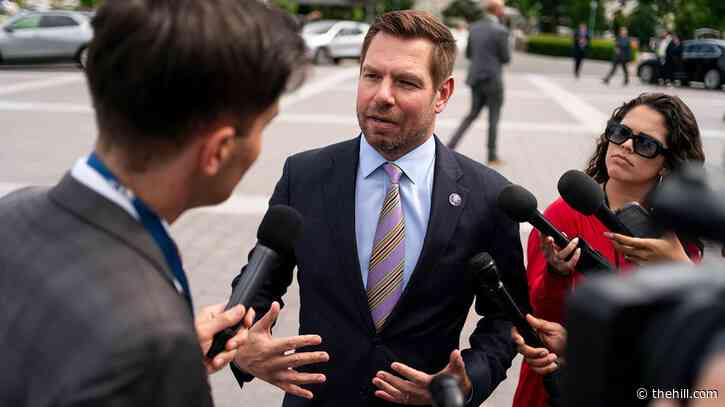 Swalwell slams GOP lawmakers for going to see Trump trial