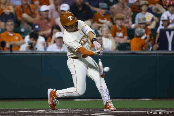 No. 25 Texas snags 11th come-from-behind win, walks off Kansas 5-4 with 2 runs in 9th