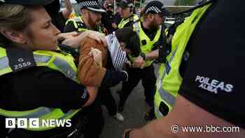 Arrests made at pro-Palestinian demo