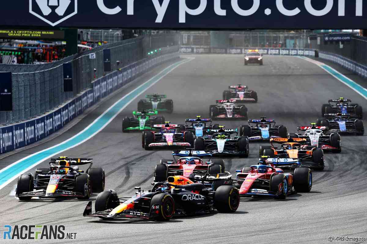 Sainz ‘struggles to understand’ why he got penalty when Perez didn’t | Formula 1