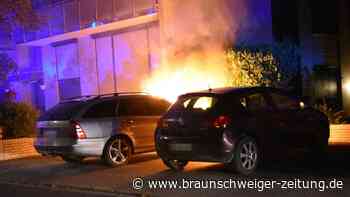 Auto in Kästorf fängt Feuer - Feuerwehr verhindert Schlimmeres