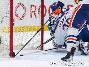 "Calvin Pickard is Daddy": Social media reacts as Edmonton Oilers lose but find hope in vet goalie