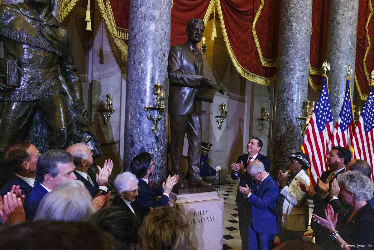 Statue von Prediger Billy Graham im US-Kapitol enthüllt