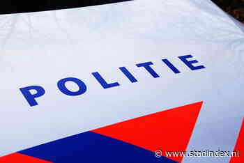 Explosie bij woning in Almere: schade aan voorgevel, politie doet onderzoek