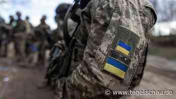 Ukraine-Liveblog: ++ Selenskyj will Häftlinge in die Armee holen ++