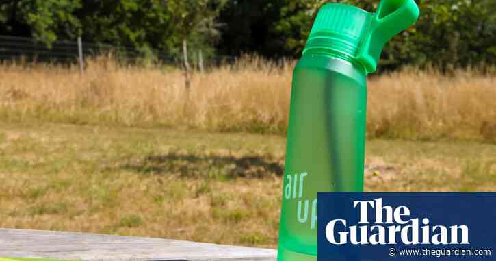 Air Up: scent-flavoured water bottle becomes latest playground craze