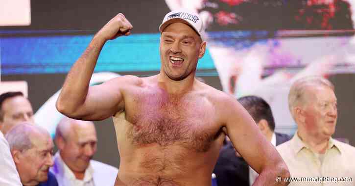 Fury vs. Usyk weigh-in results: Tyson Fury has near 30-pound edge over Oleksandr Usyk