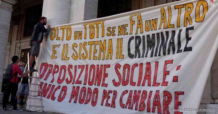 Arresto di Toti, a Genova nuovo presidio di Usb e Potere al Popolo per chiedere le dimissioni: “Emerso il marcio di un sistema”