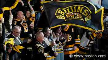 Watch: Tim Thomas serves as Bruins’ fan banner captain for Game 6