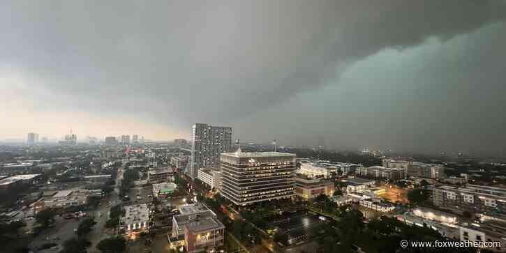 Houston metro rocked by 100 mph derecho on Thursday over 1 million without power