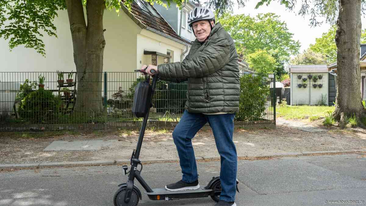 Große Leidenschaft: 75-Jähriger fährt voll auf E-Scooter ab