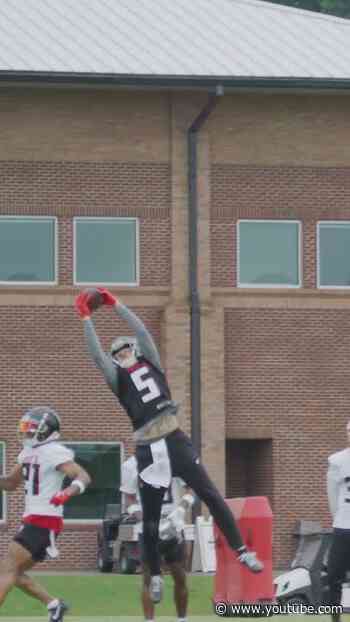 Drake London high points a ball from Kirk Cousins in OTAs | #nfl #atlantafalcons #falcons