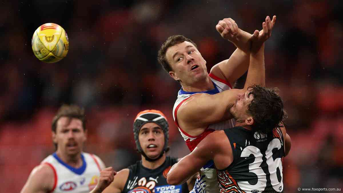 AFL LIVE: Giants at risk of another shock loss as Dogs boilover looms