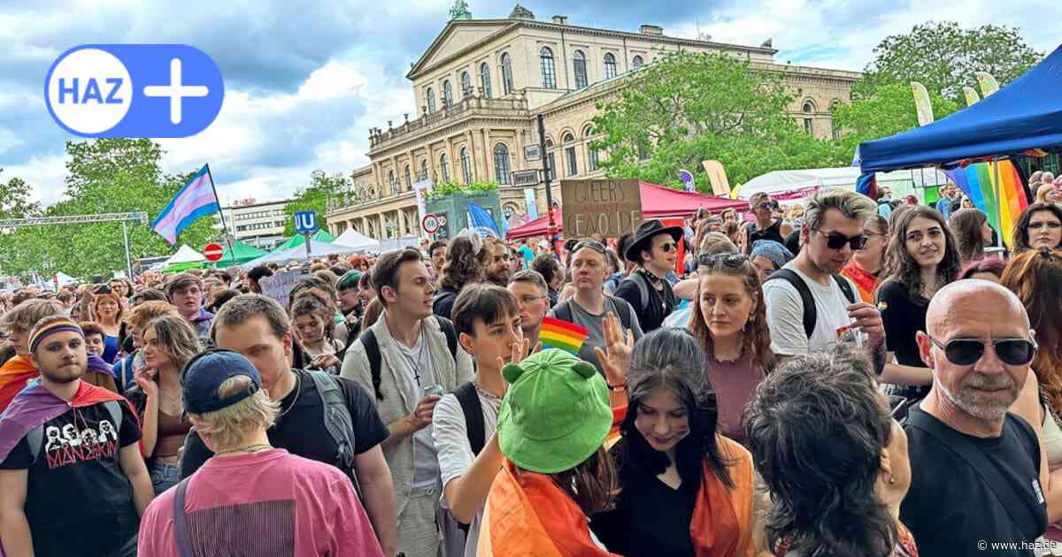 CSD in Hannover: Tausende feiern auf dem Opernplatz und in der City