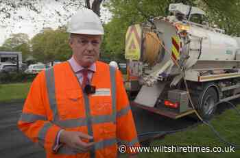 Wiltshire Council leader visits gully clearing team