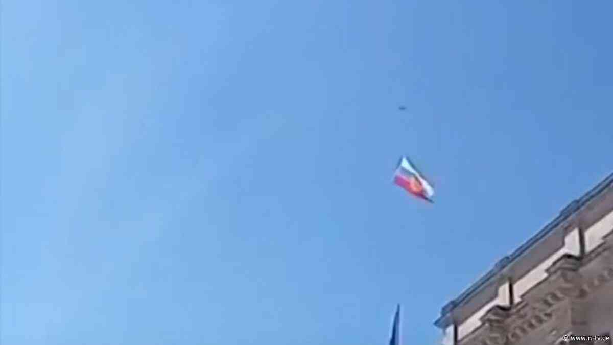 Trotz strikter Flugverbotszone: Drohne dreht mit russischer Flagge Runden am Reichstag
