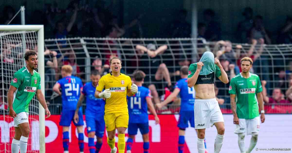 Drama voor FC Dordrecht: FC Emmen na goal in slotfase verrassend naar halve finales play-offs