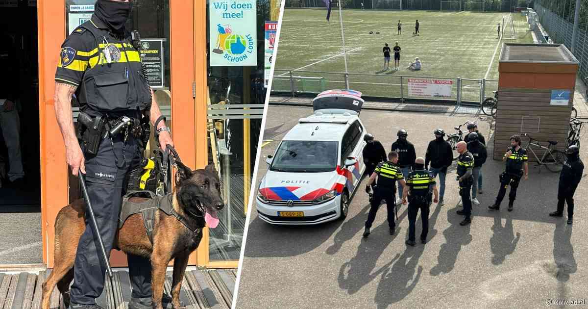 Arrestatieteam ingezet bij uit de hand gelopen voetbalduel, politiehond en gemaskerde agenten bij kantine