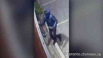 Police release photo of suspect who allegedly smashed windows, doors of North York synagogue