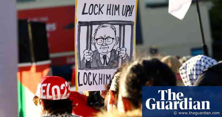 Victorian premier accuses pro-Palestine protesters of bringing ‘violence, homophobia and antisemitism’ to Labor conference