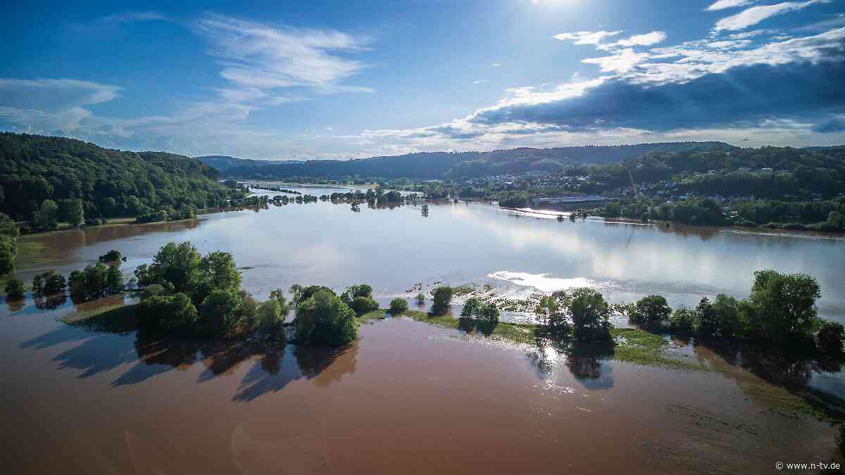 Gefahr nicht überall gebannt: Nach dem Hochwasser beginnt das Aufräumen