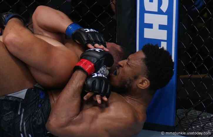 UFC Fight Night 241 video: Oumar Sy dominates, taps Tuco Tokkos in impressive debut