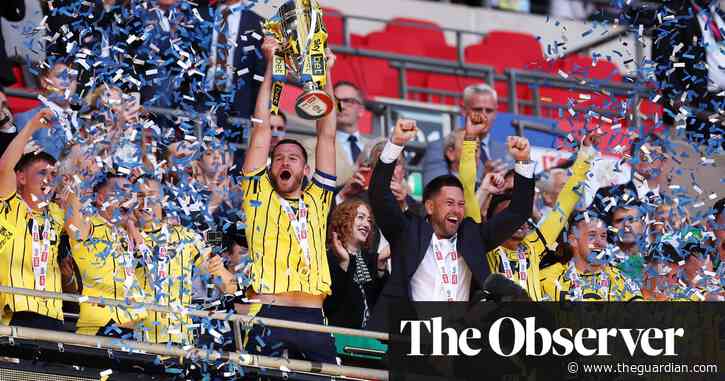 Oxford beat Bolton in League One playoff final thanks to Murphy double
